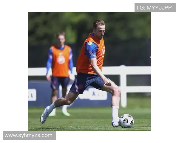 凯恩的传奇之路:从天才少年到足球巨星的成长历程与成就分析